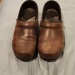Dansko shoes size 41 brown